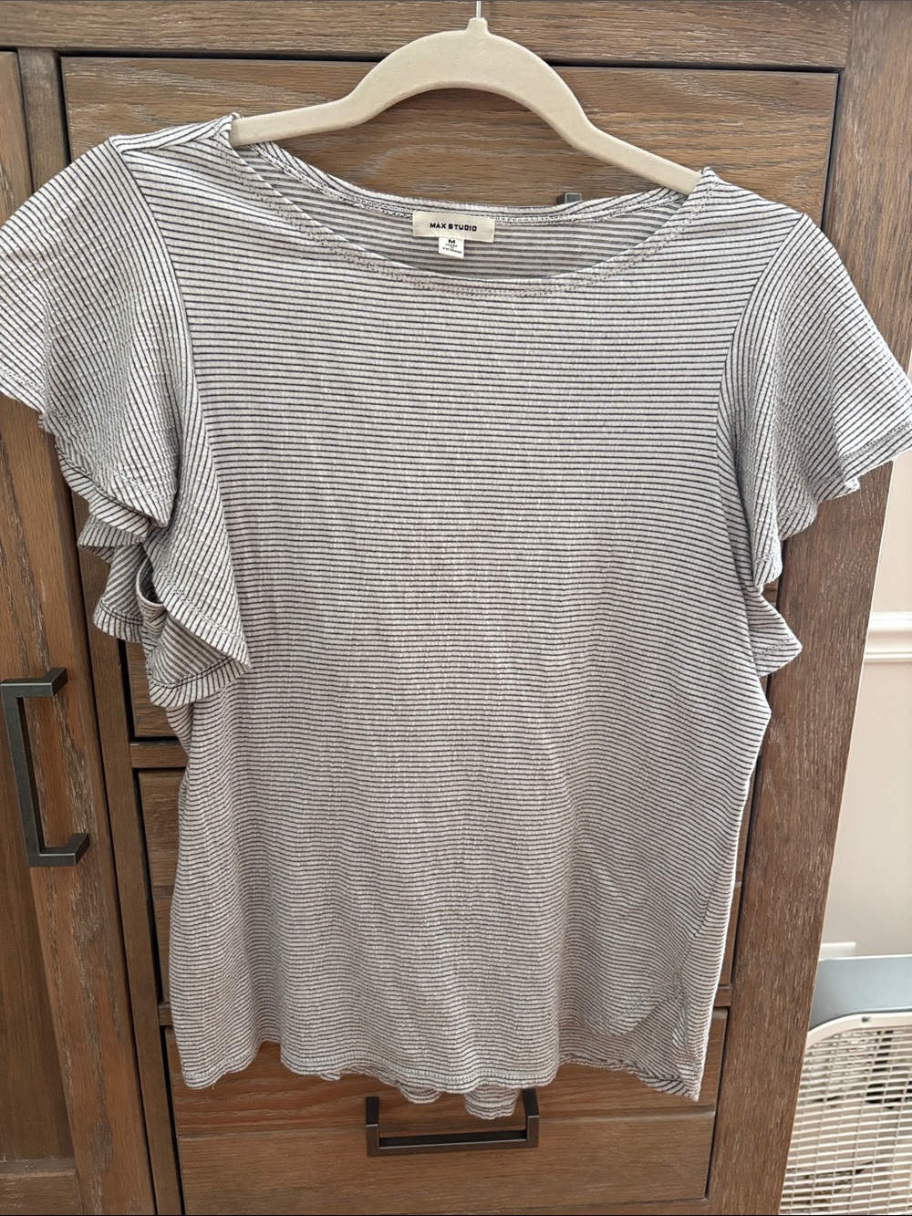 Max Studio Gray & White Striped Ruffle Sleeve Tee